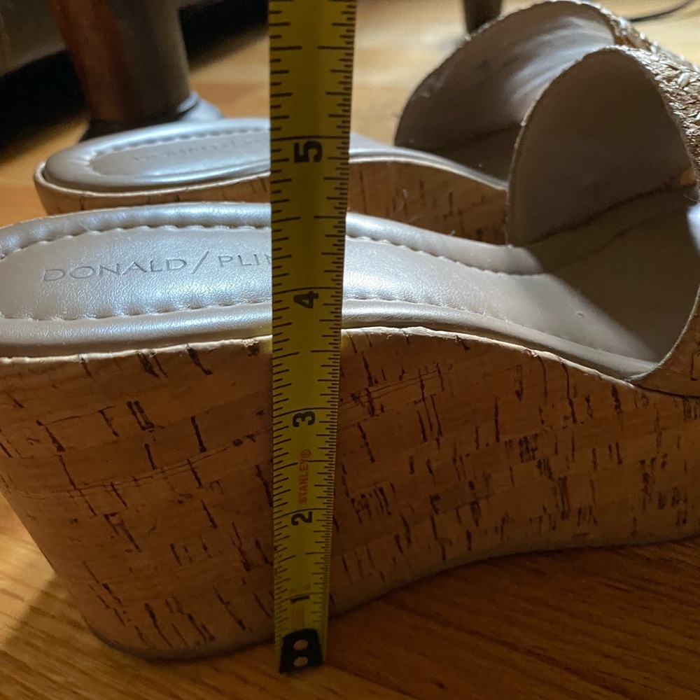 Donald Pliner shoes - Picture 3 of 4